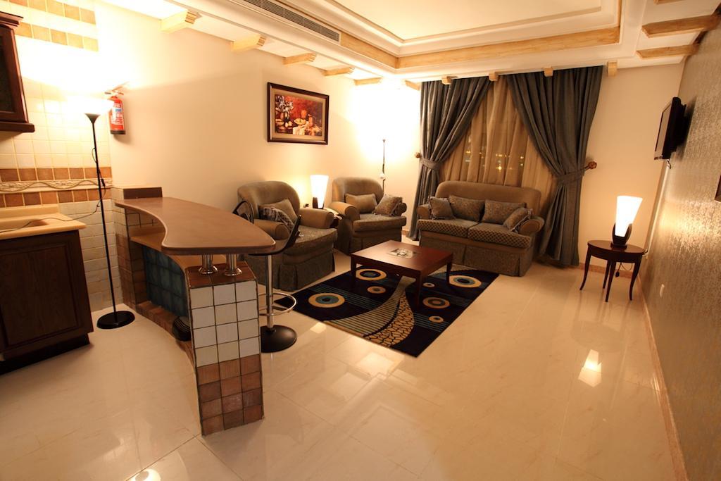 Lavande Suites Yanbu Phòng bức ảnh